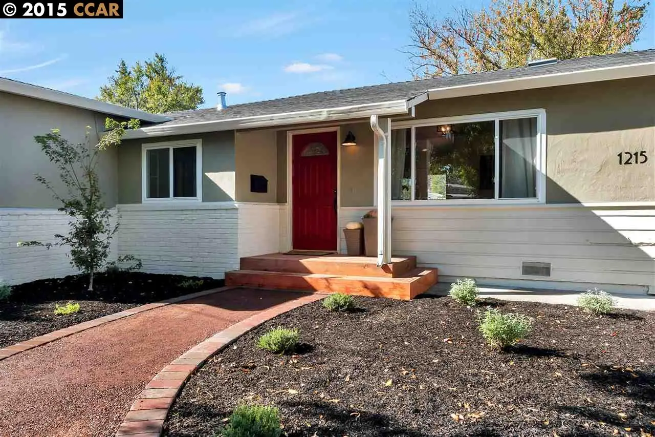 1215 REDWOOD DR — completed, photograph 2