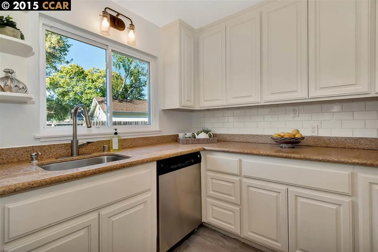 1215 REDWOOD DR — completed, photograph 7