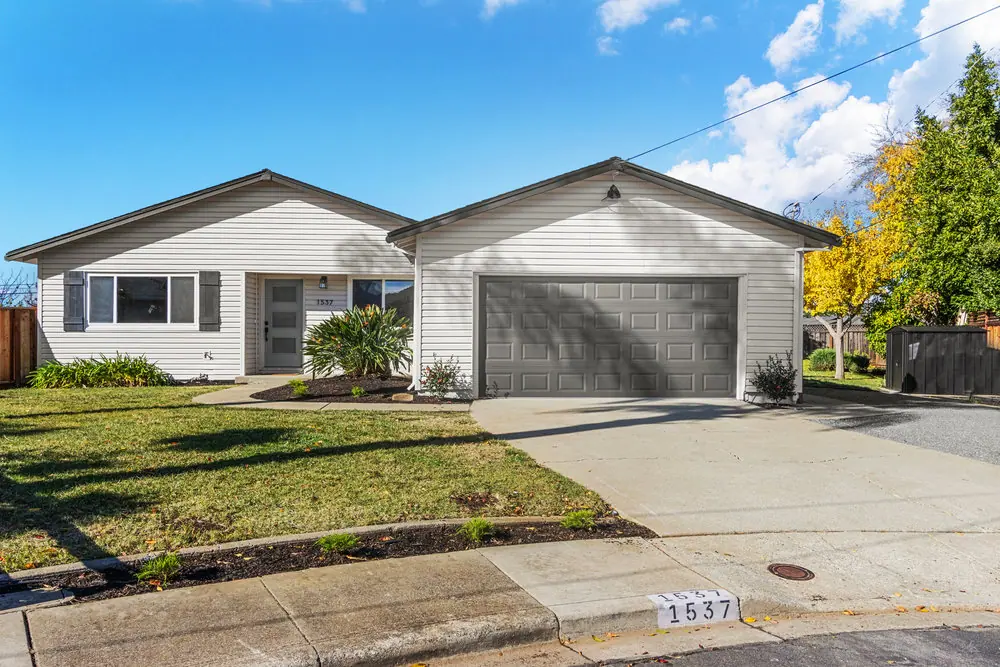 1537 Laverne Ct — completed, photograph 33