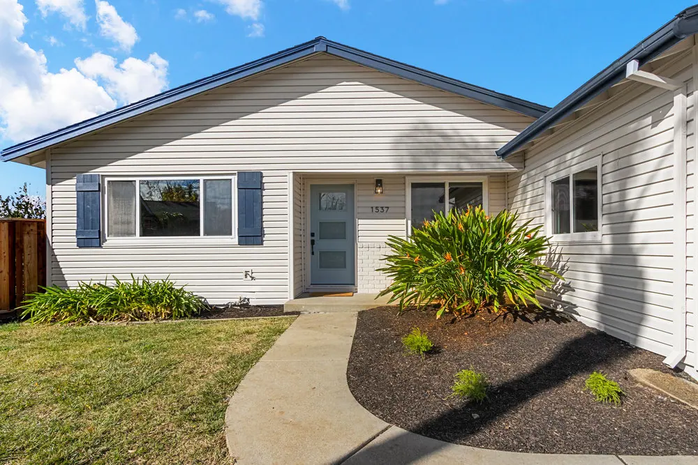 1537 Laverne Ct — completed, photograph 35