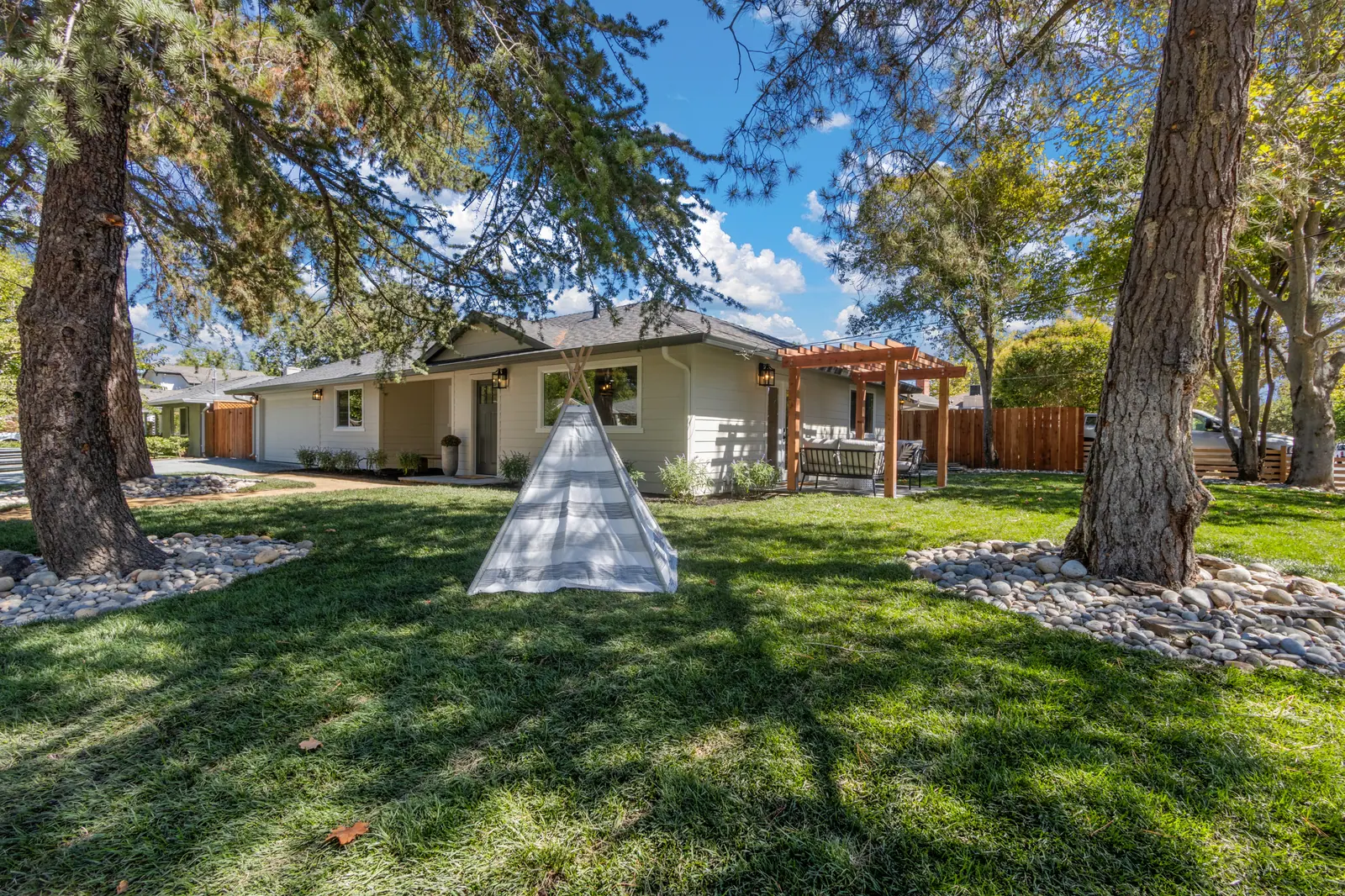1991 Maybelle Dr — completed, photograph 28