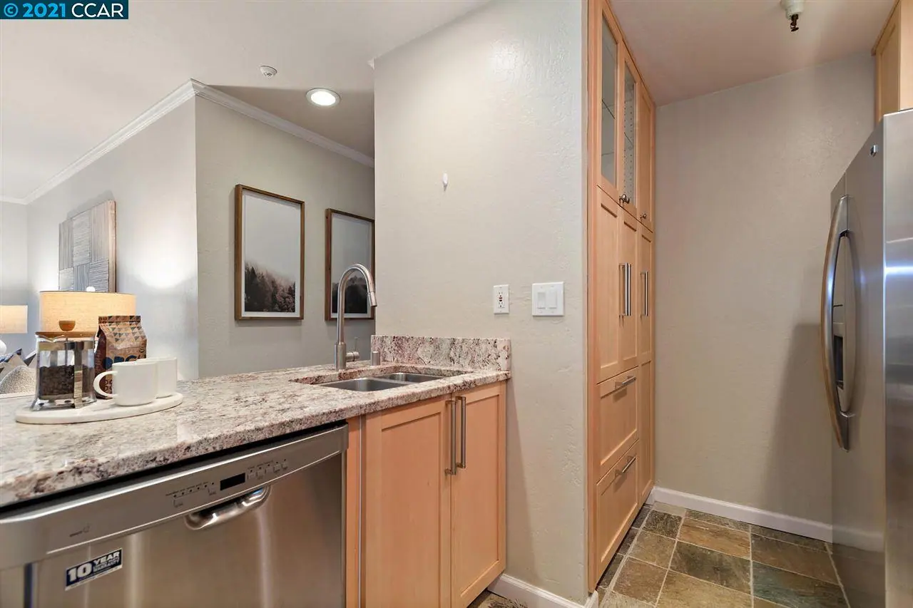 3173 Wayside Plaza #105 — completed, photograph 6