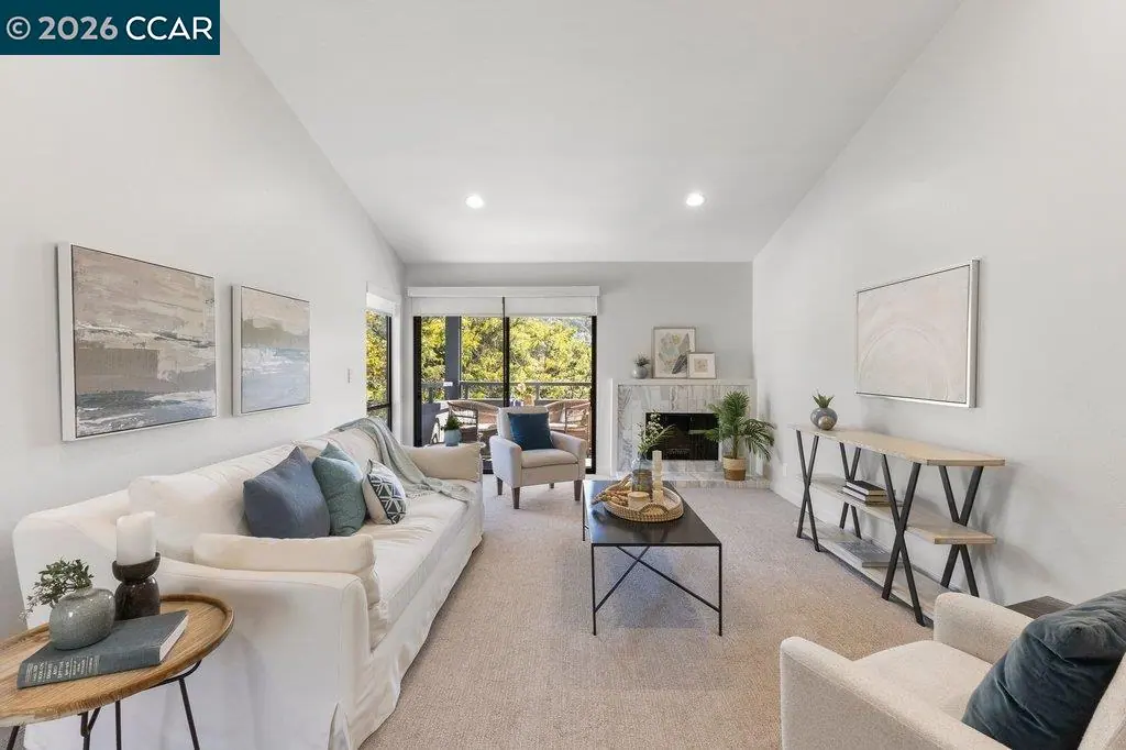 3674 Rossmoor PKWY #5 — completed, photograph 5