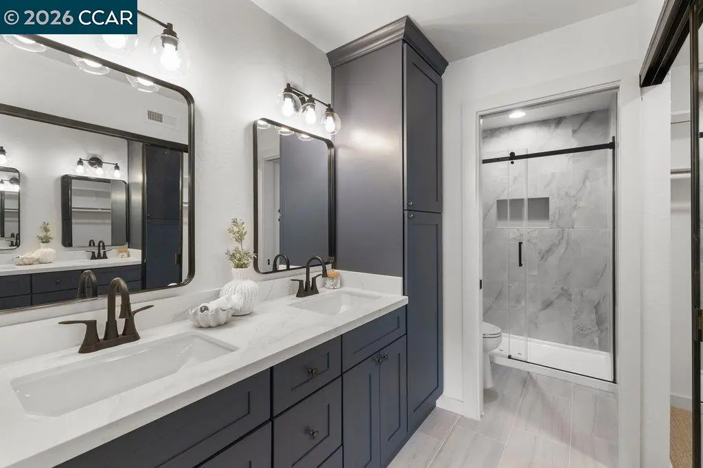 3674 Rossmoor PKWY #5 — completed, photograph 16