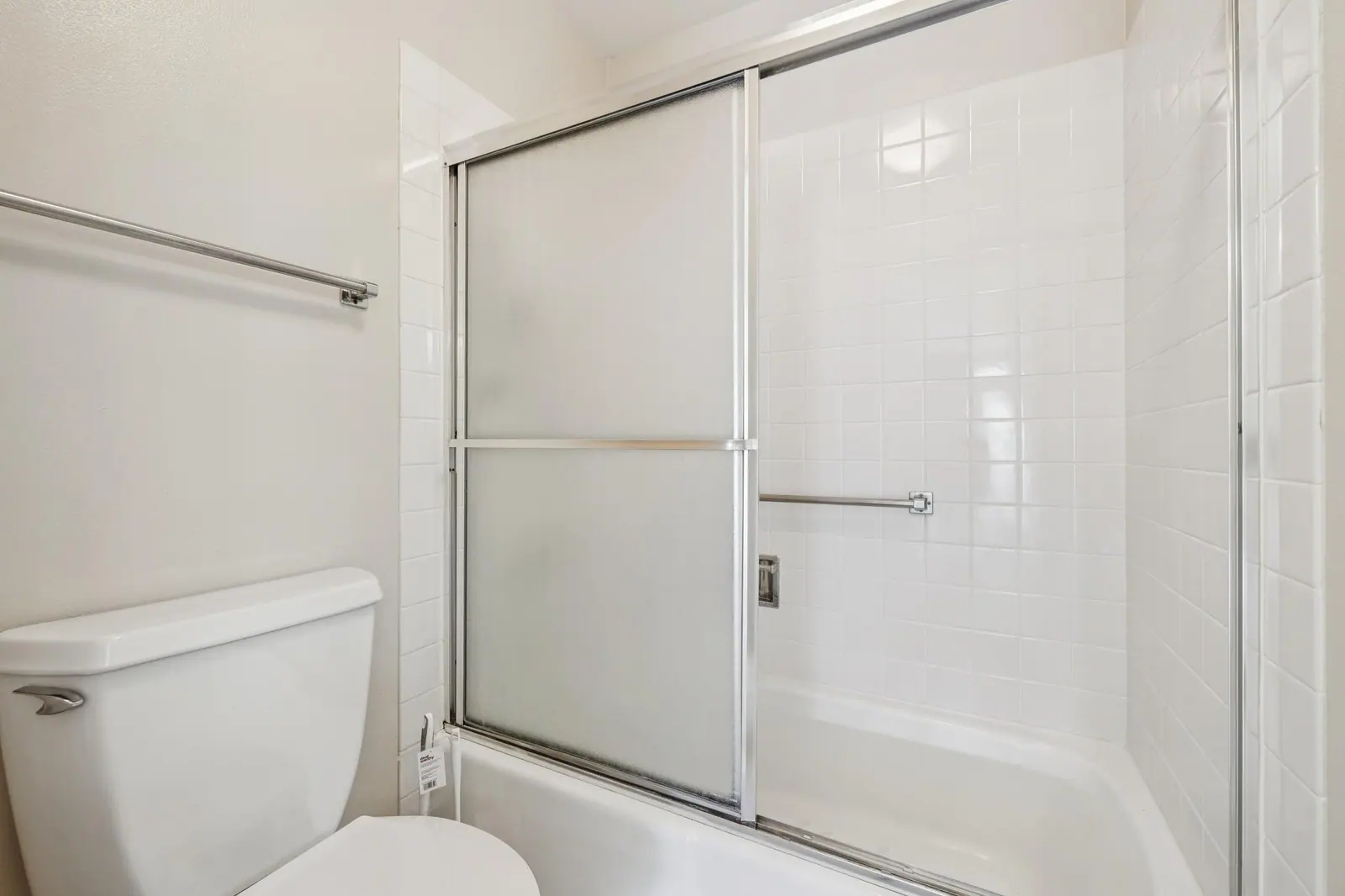 3674 Rossmoor PKWY #5 — Hall bathroom, before