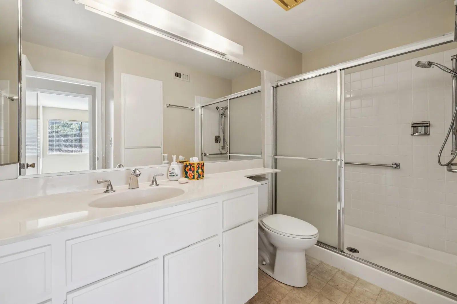 3674 Rossmoor PKWY #5 — Second bathroom, before