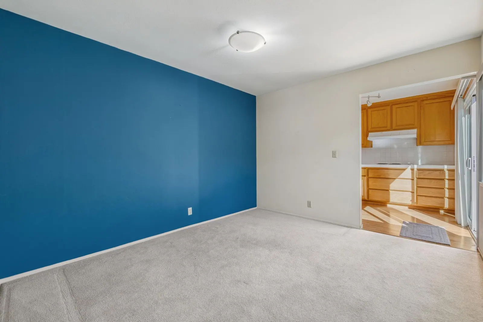 3674 Rossmoor PKWY #5 — Dining, toward the kitchen, before