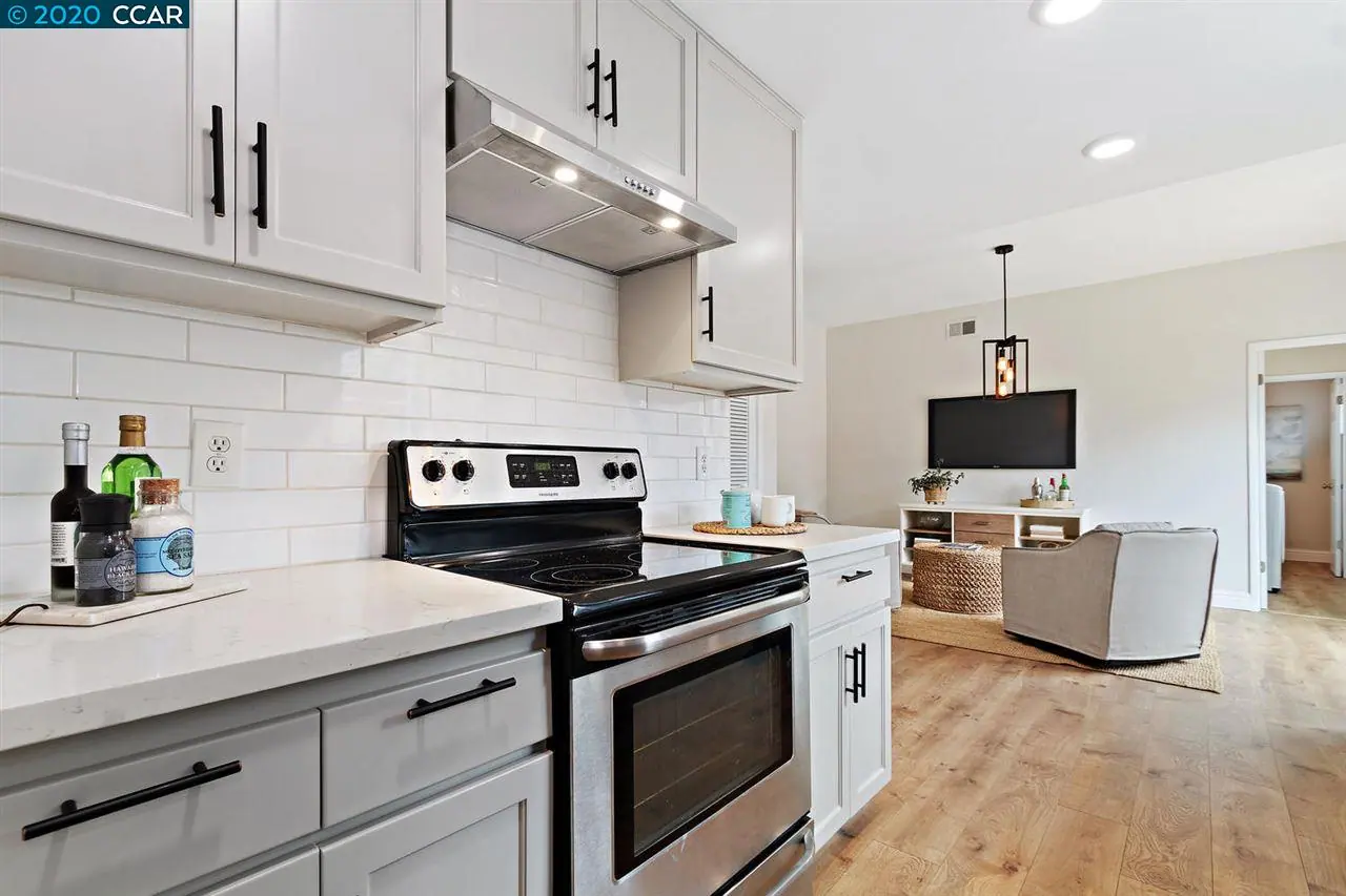 4291 Wilson Ln — completed, photograph 10