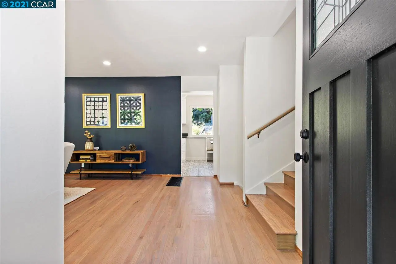 868 Hamilton Dr — completed, photograph 4